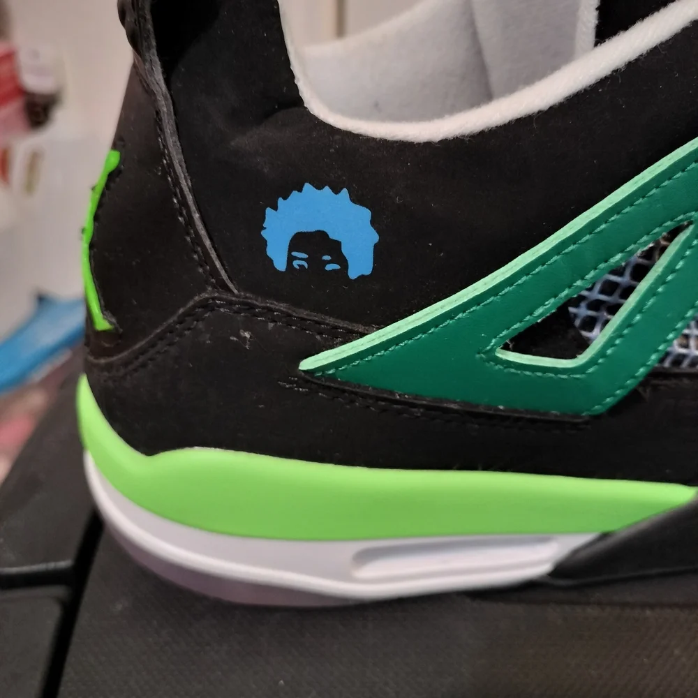 Jordan Retro 4 Superman Special Edition🦸 - Picture 7 of 15